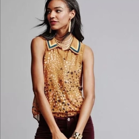 CAbi Cheers Tan Sleeveless Button Down Blouse - Picture 1 of 9